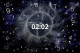 Horas iguais 02:02: Significado, na numerologia, anjos e mais!